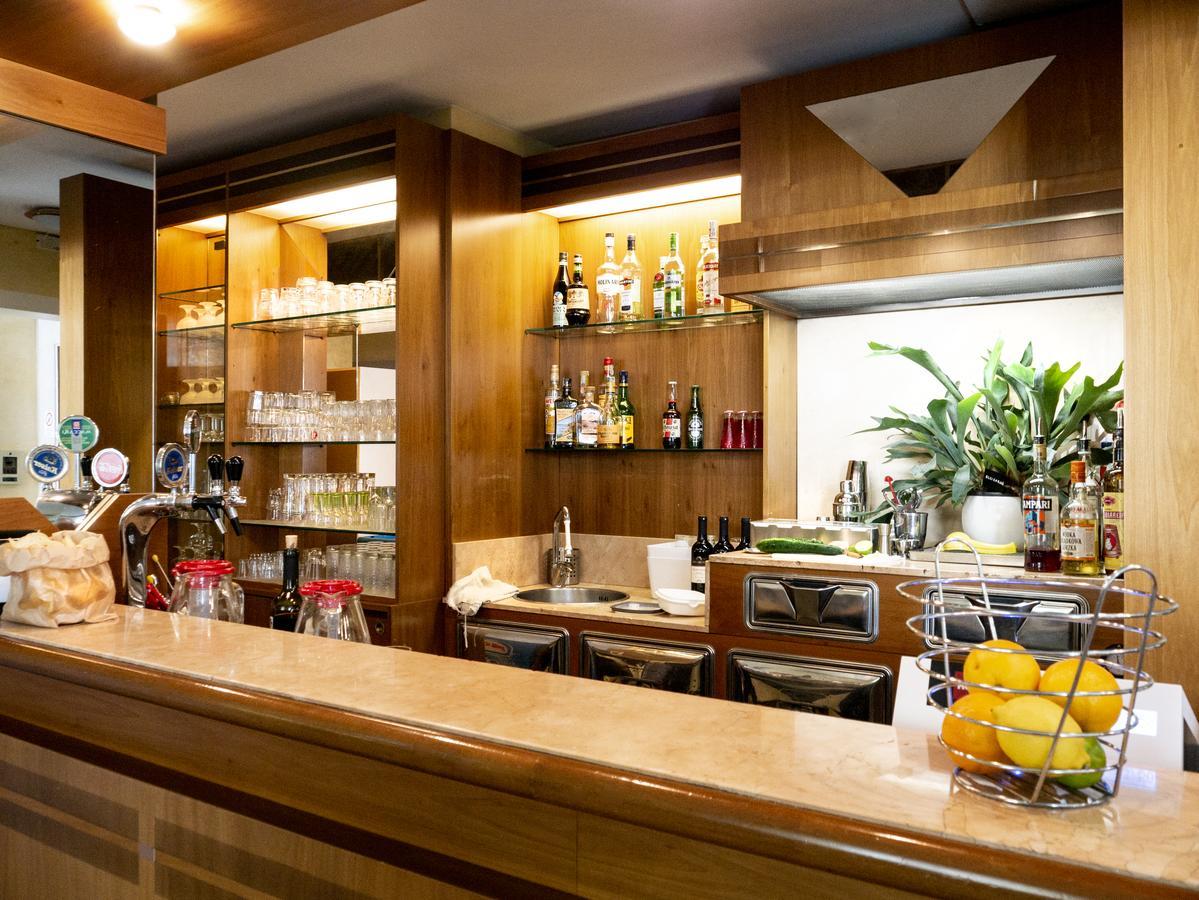 Hotel Montecarlo Rimini Eksteriør bilde