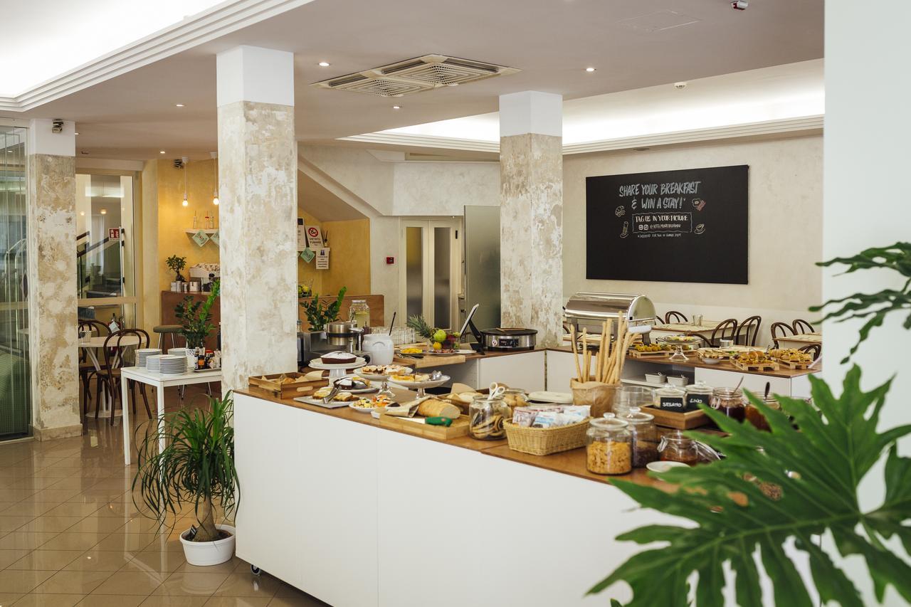 Hotel Montecarlo Rimini Eksteriør bilde