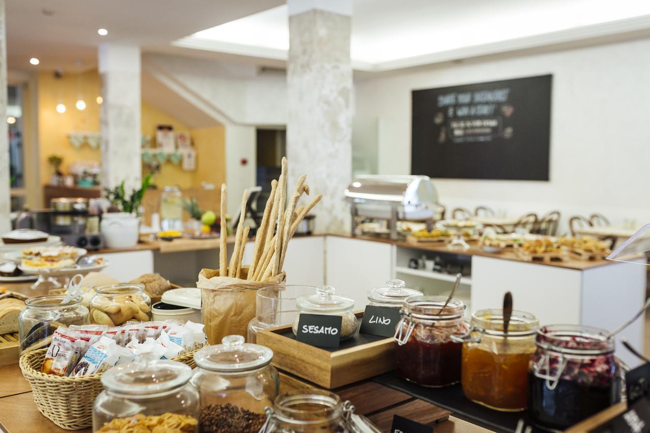 Hotel Montecarlo Rimini Eksteriør bilde